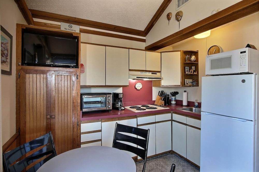 21 Sandcastle Studio Bedroom Condo by RedAwning