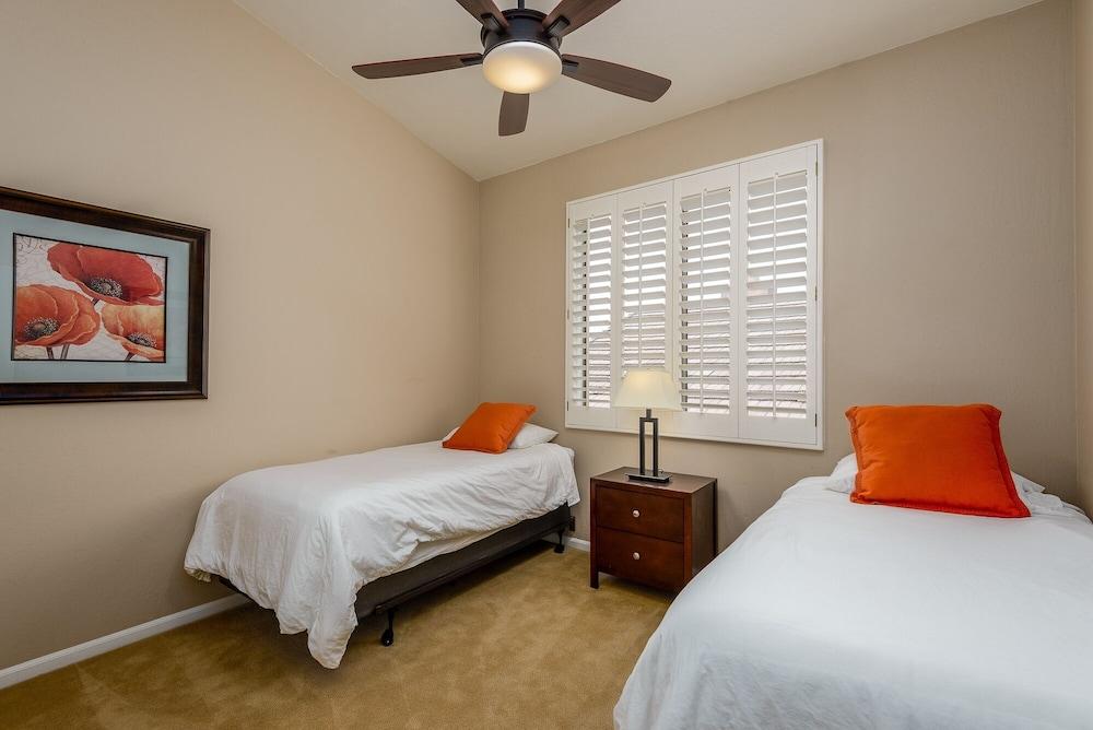 Casa Allegra 5 Bedroom Home by RedAwning