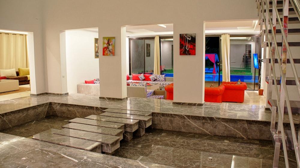 Plage Rouge Luxury Villas