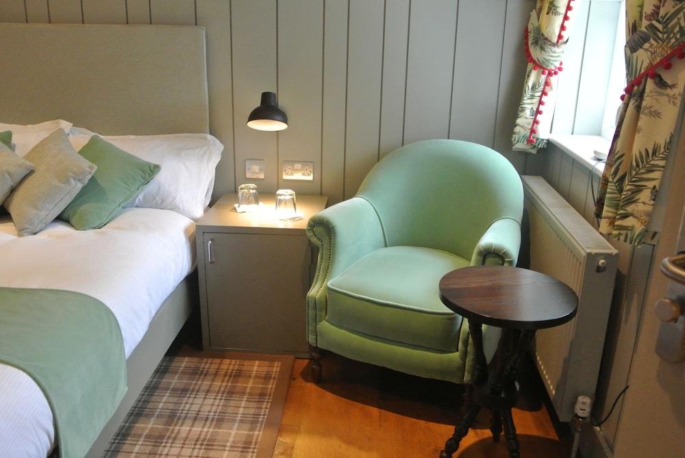 The Crown Pub Dining Rooms