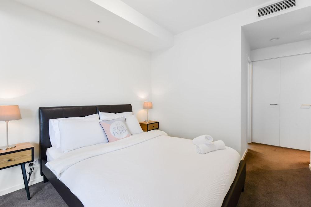 Exquisite Apartments Docklands