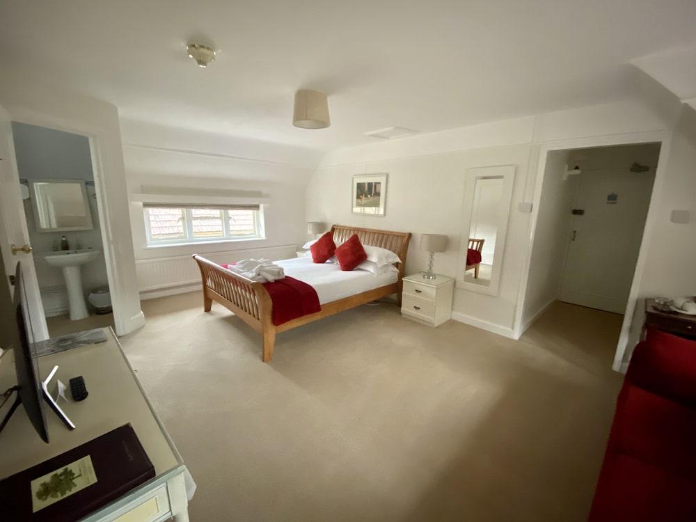 Home Farm Hotel and Restaurant