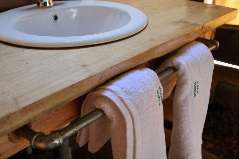 Kara-Tunga, Karamoja Safari Camp