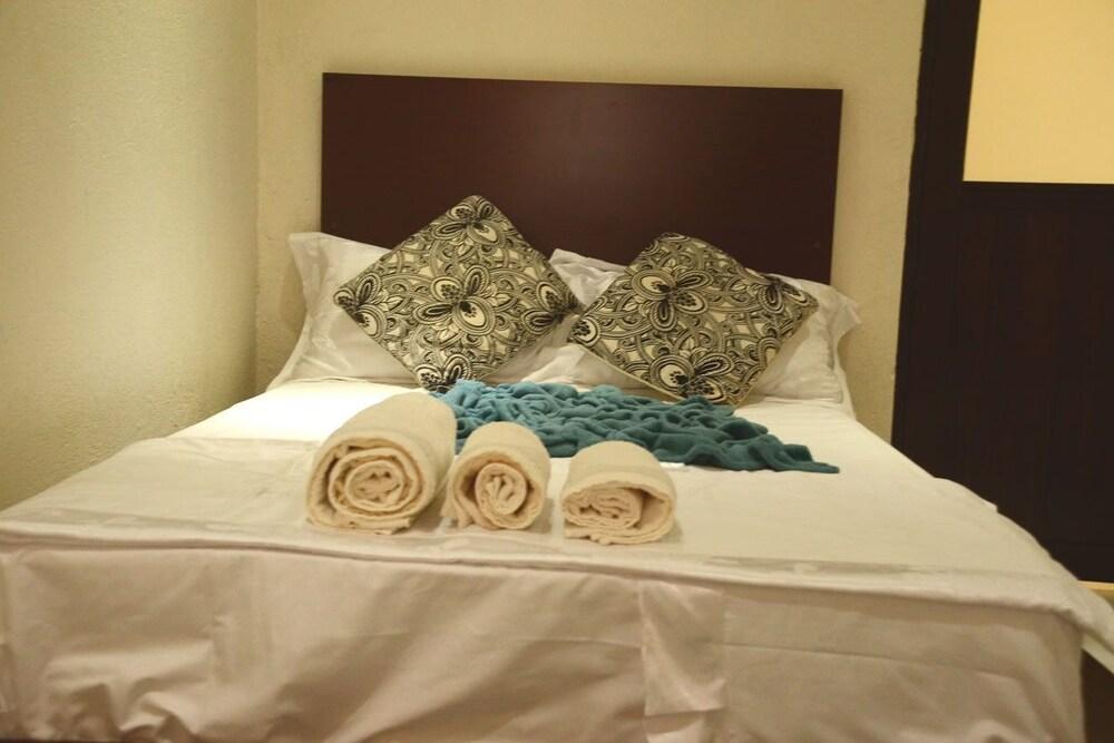 Commonlens Inn Hotel.