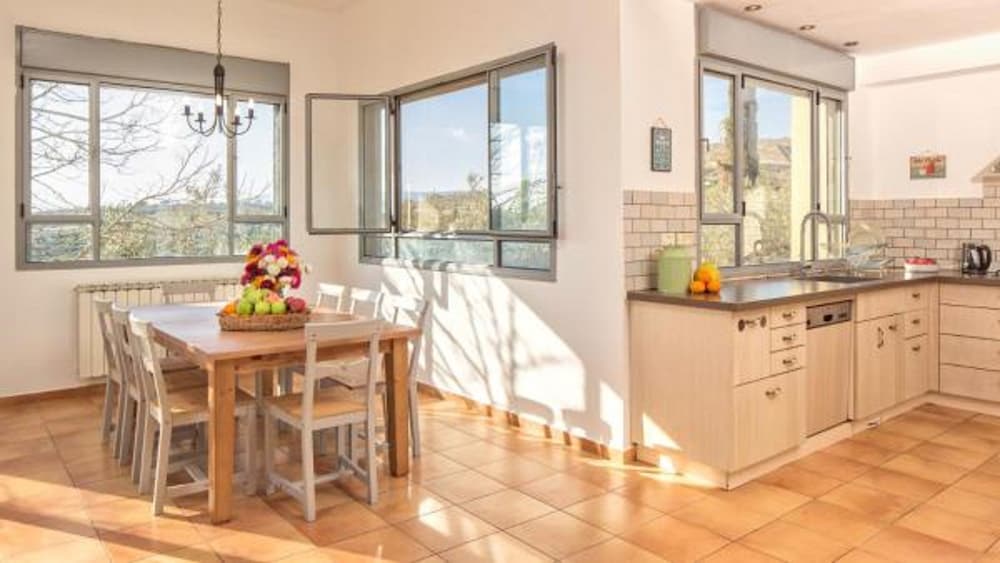 Lavender Villa In The Mountains