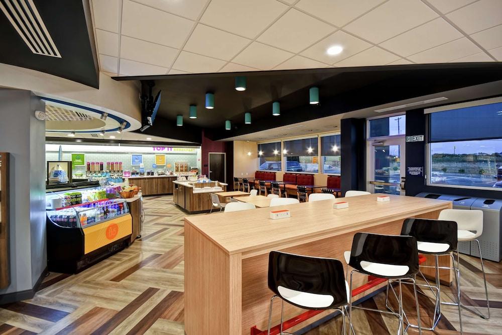 Tru by Hilton Fort Wayne, IN