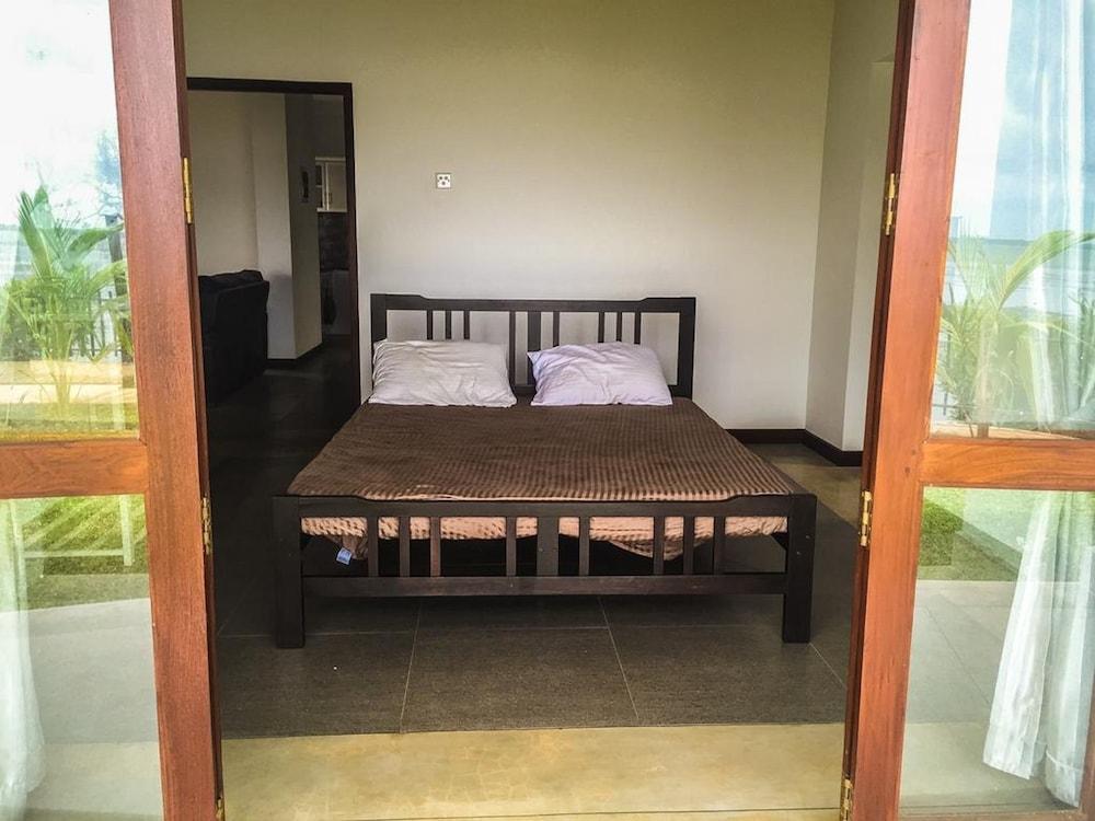 Negombo Holiday Home