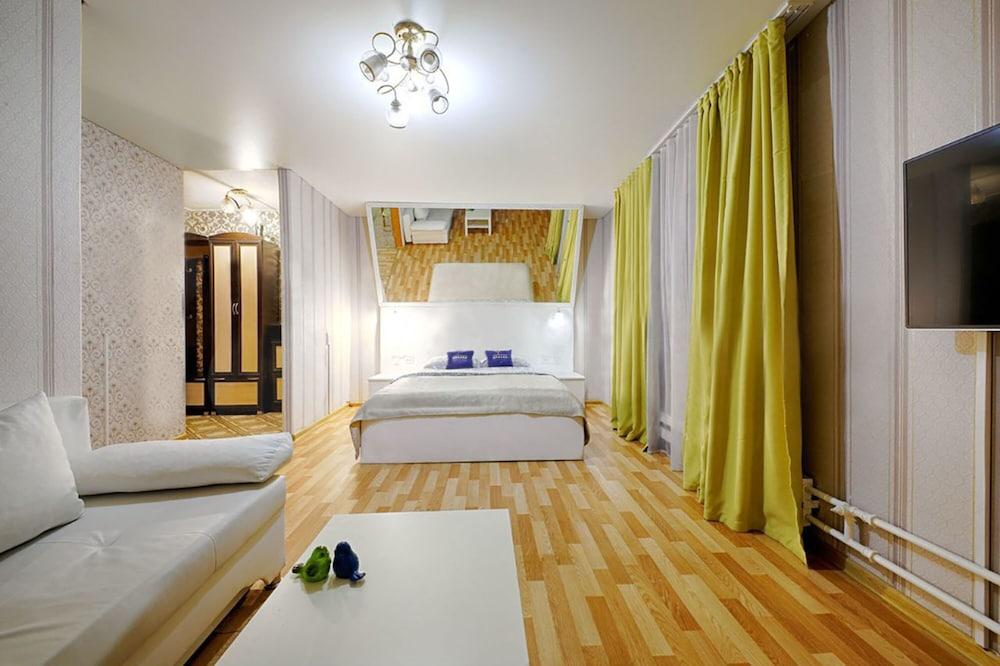 Apartment Hanaka on Bratskaia 23