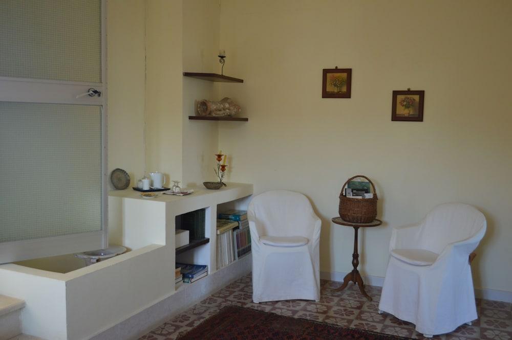 Bouganville Guest House