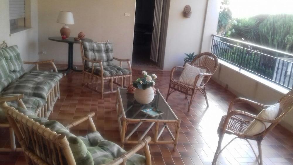 Bouganville Guest House