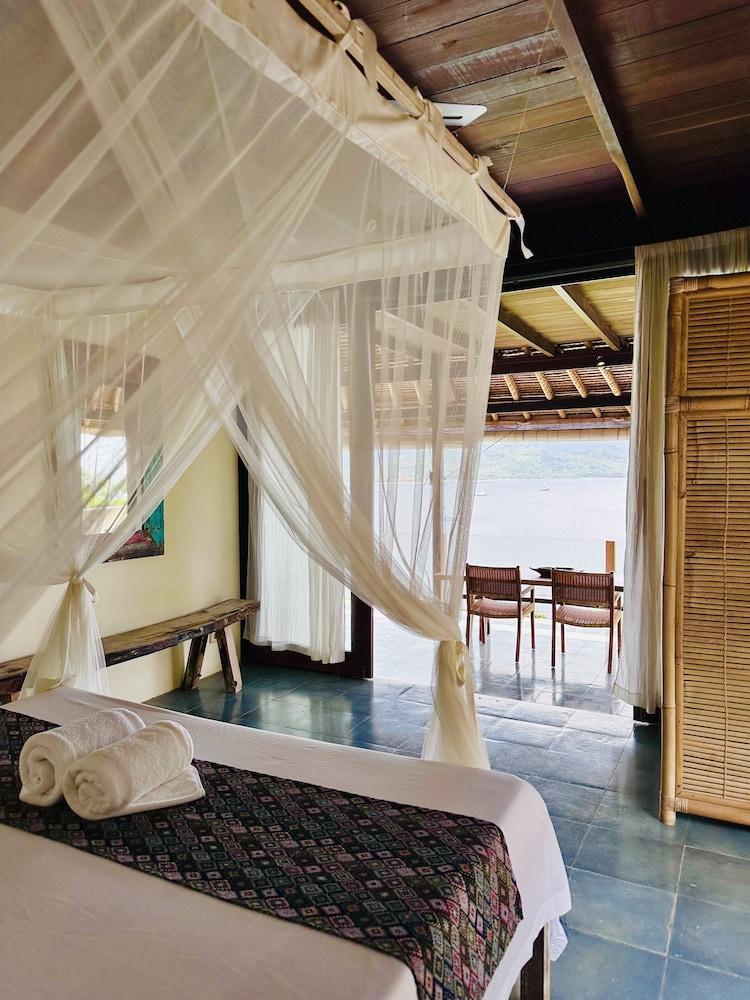 Bloo Lagoon Eco Village