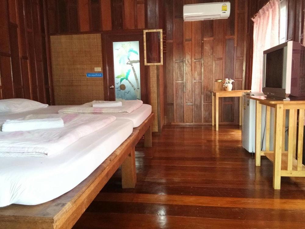 Vassanadee Resort and Camp