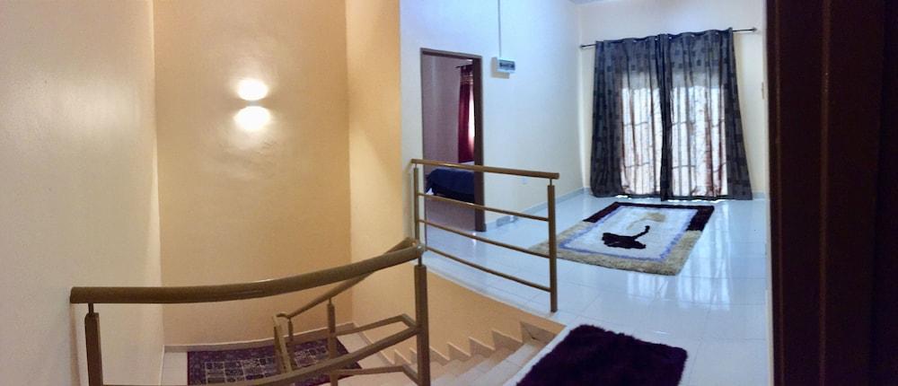 Lily Homestay Kangar