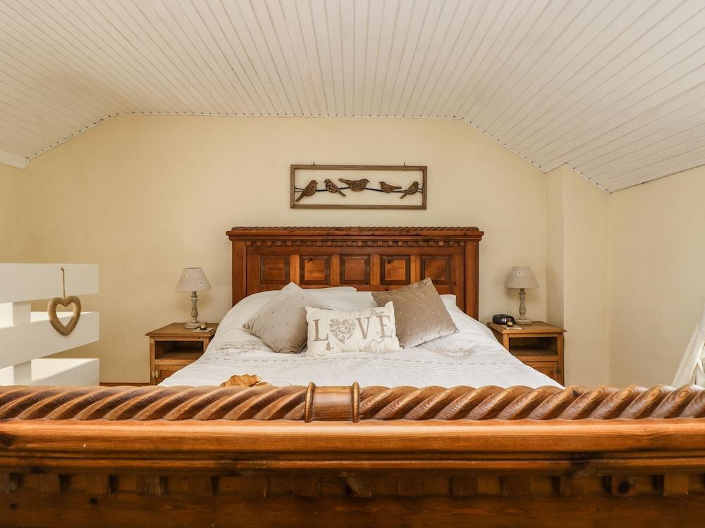 Manor Farmhouse Cottage