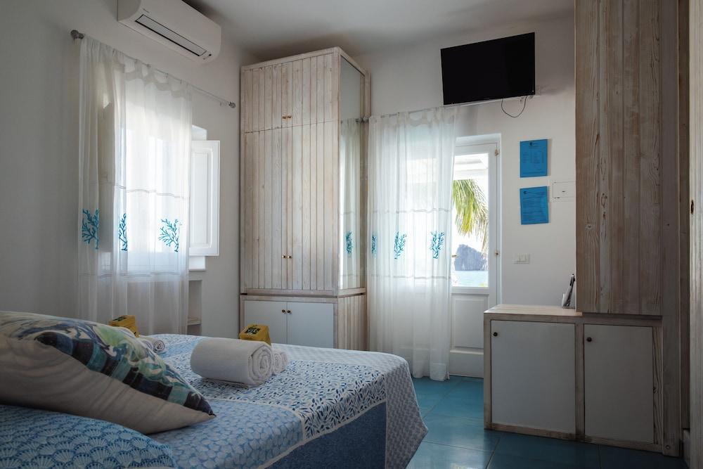 Hotel Eunymos - Trattoria Da Francesco Panarea