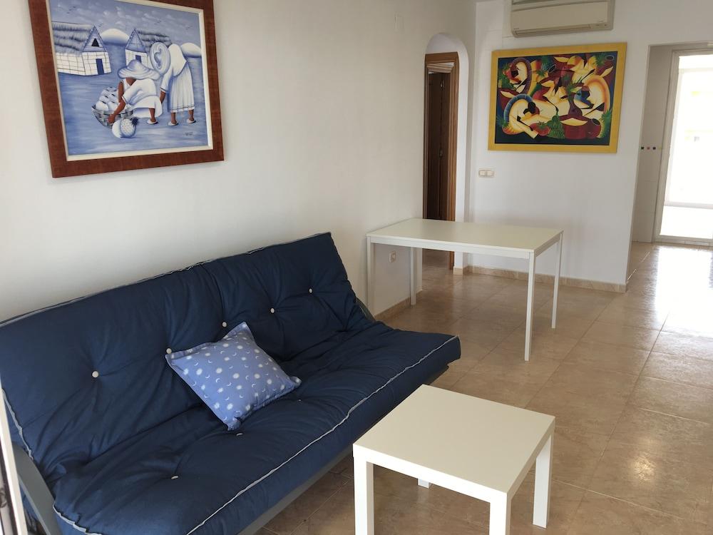 Agora Apartamentos La Volta II