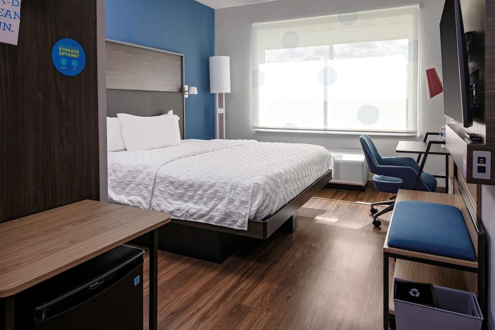 Tru by Hilton Cypress Houston