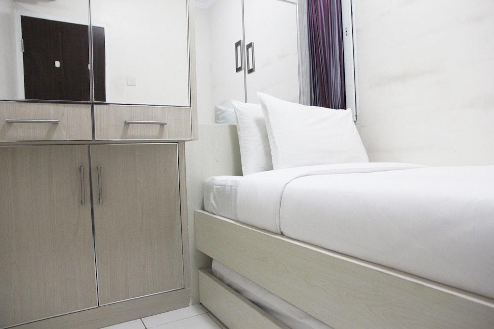 Comfortable 2BR Mutiara Bekasi Apartment