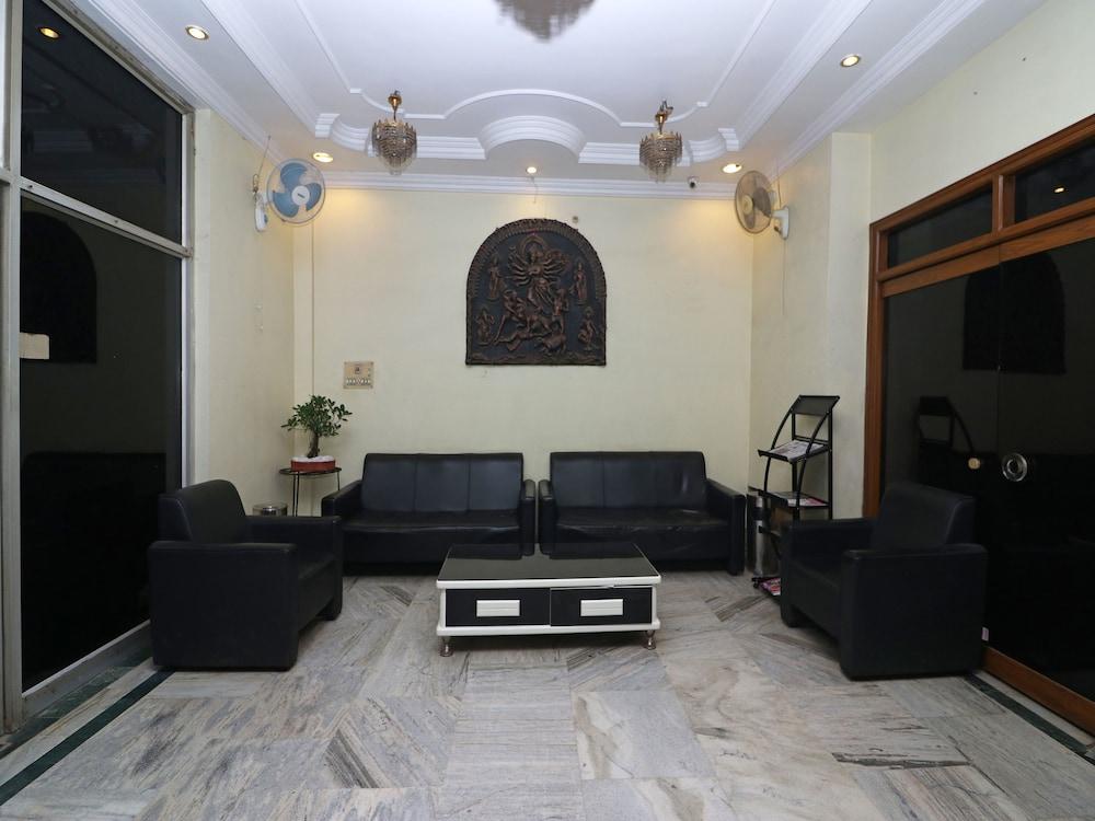 OYO 17111 Hotel Pritika