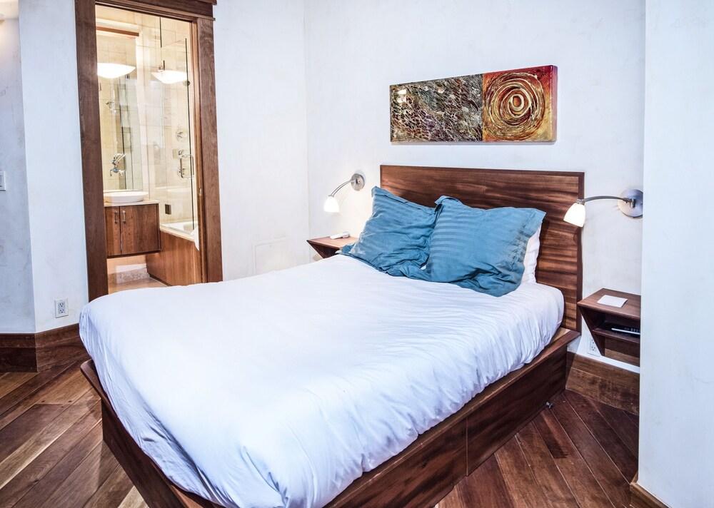 Lionshead Arcade #306 - 2 Br Condo