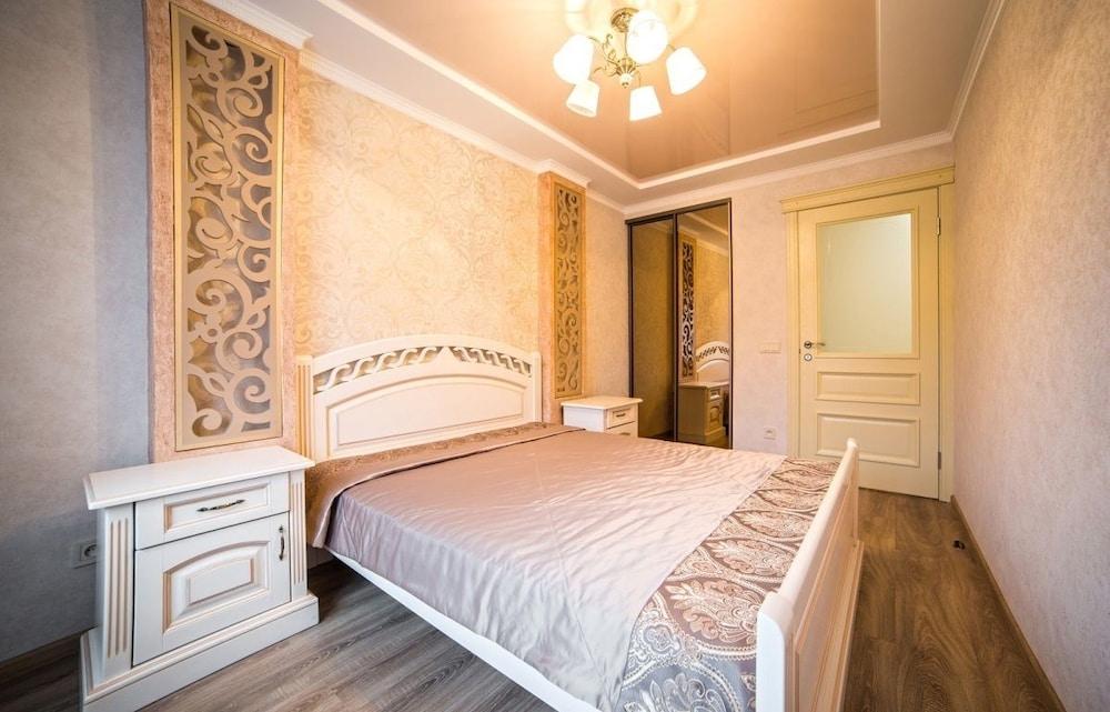 Apartment Svobody 6b