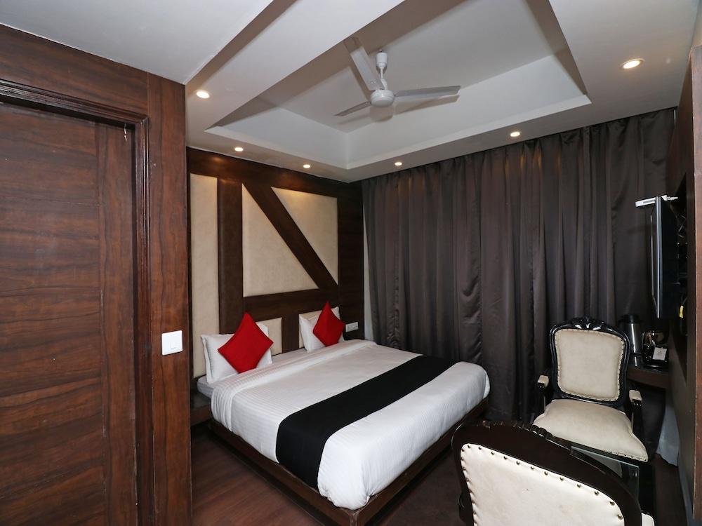 Capital O 26634 Grand Sm Regency