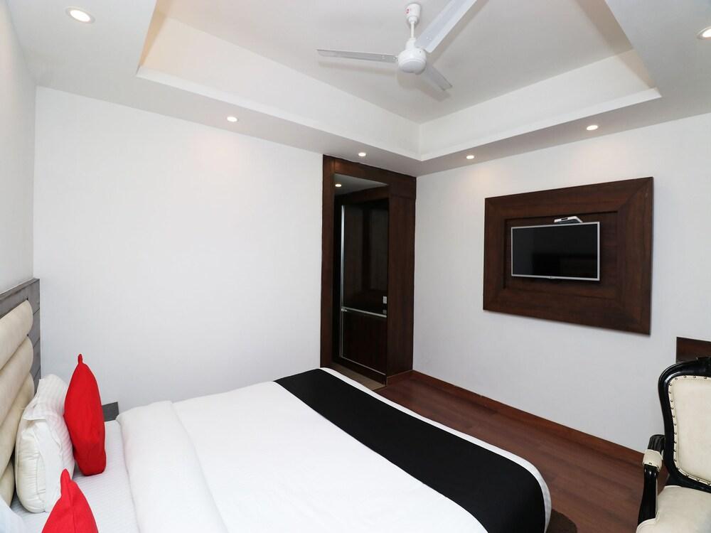 Capital O 26634 Grand Sm Regency