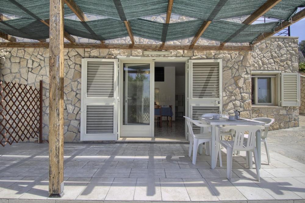 Scia' 2 Seafront apt