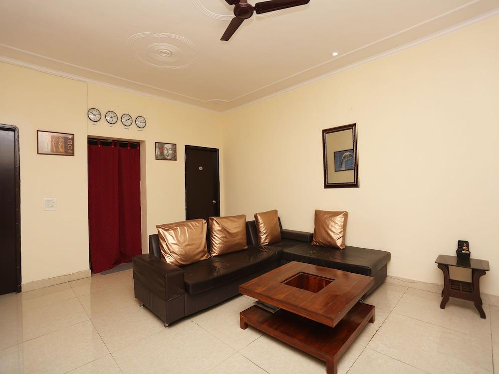 OYO 23688 Corals Paradise