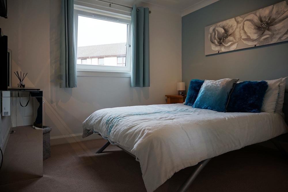 Large Apartment GLA Airport