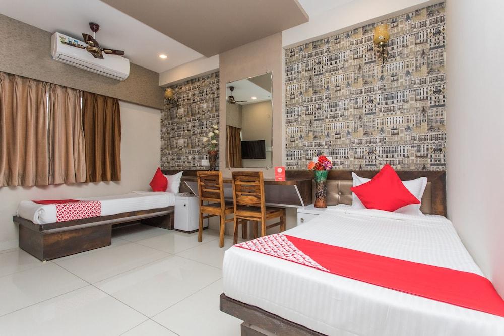 Capital O 18756 Signature Planet