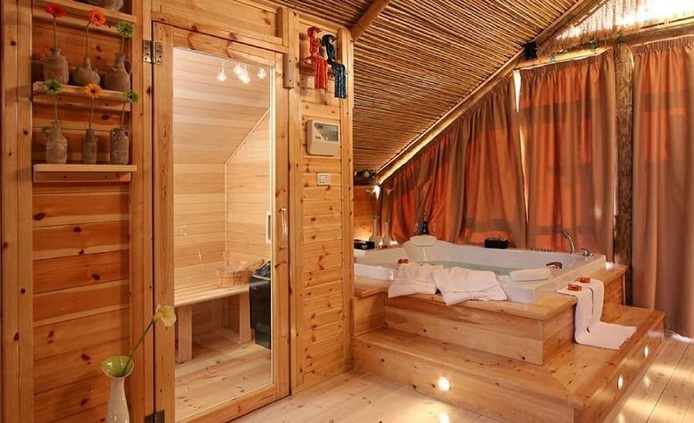 Biktapuz & Klemantina - Adults Only