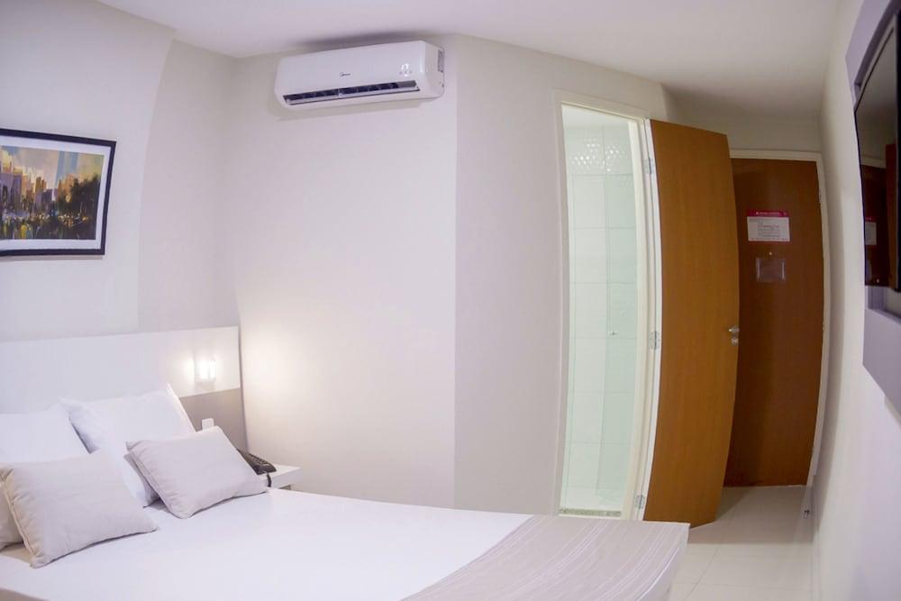 Bristol Easy Hotel - Rio Bonito