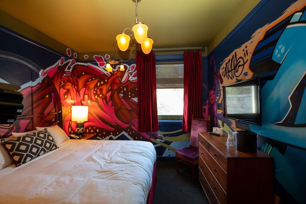 McMenamins Elk Temple