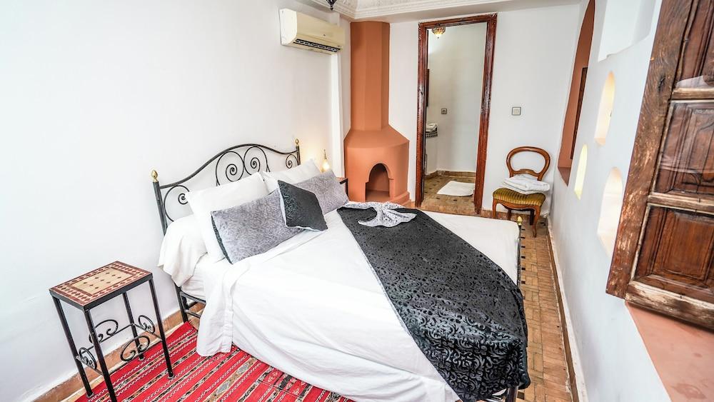 Riad Le Dromadaire Bleu by Weekome