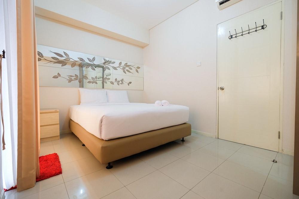 Comfy 1BR Apartment at Cosmo Terrace