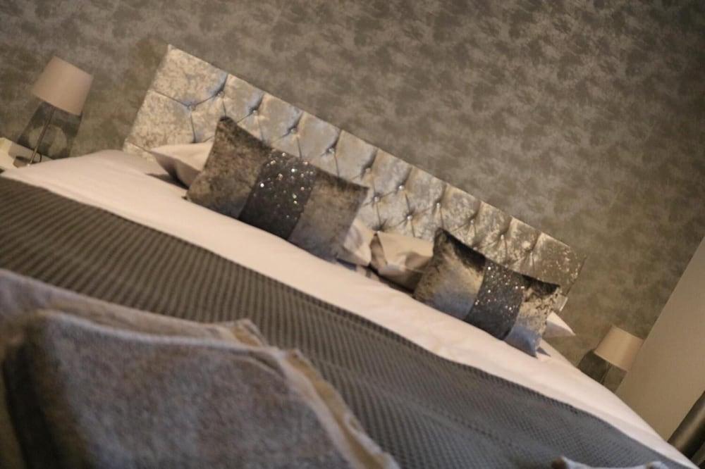 Sandy Lane Apartment