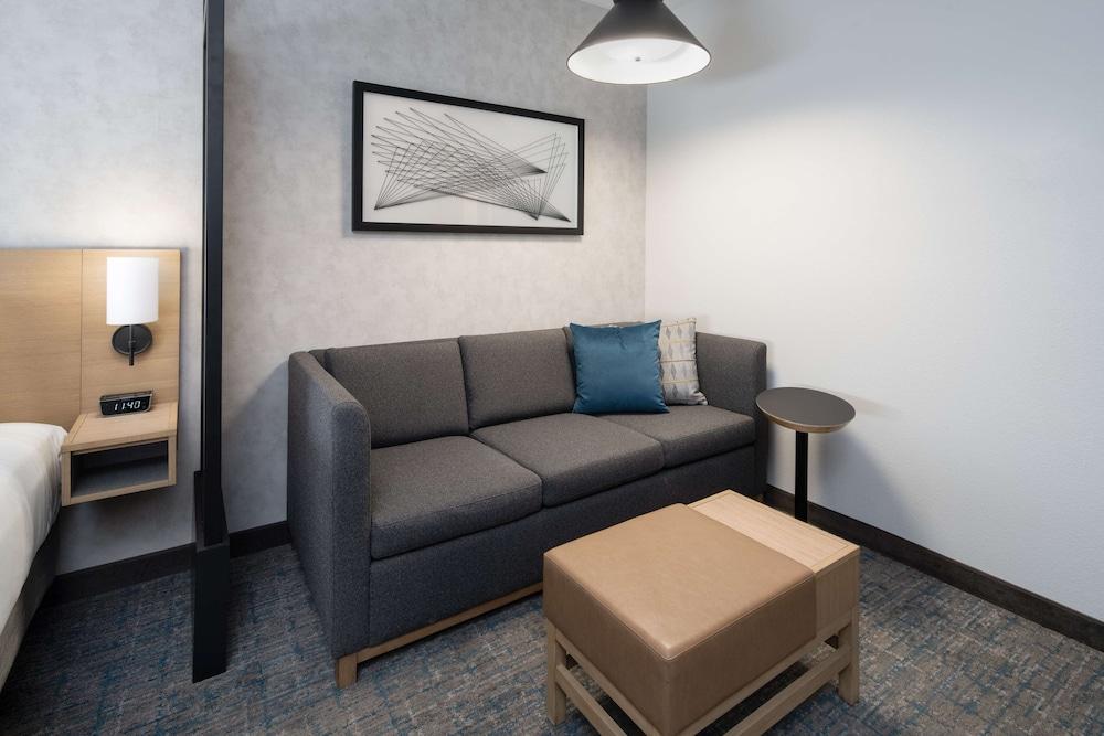 Hyatt Place Bakersfield