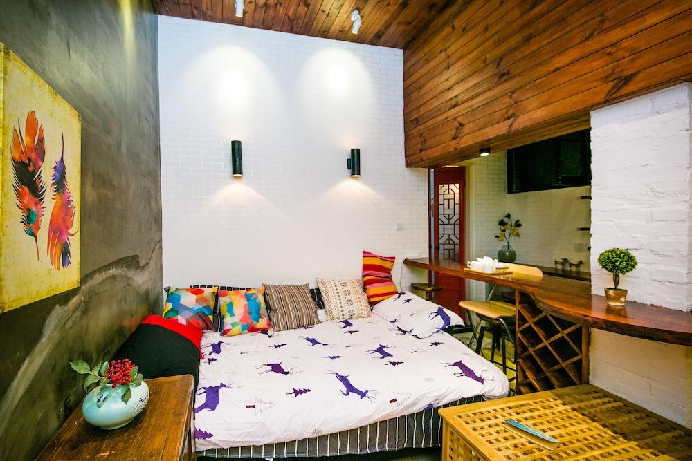 No.5 Chinese Vintage House