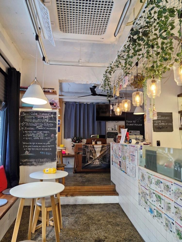 Seoul Cube Itaewon - Hostel