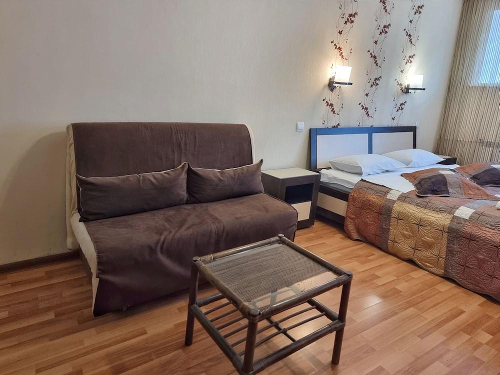 Home-Hotel Khoriva 50