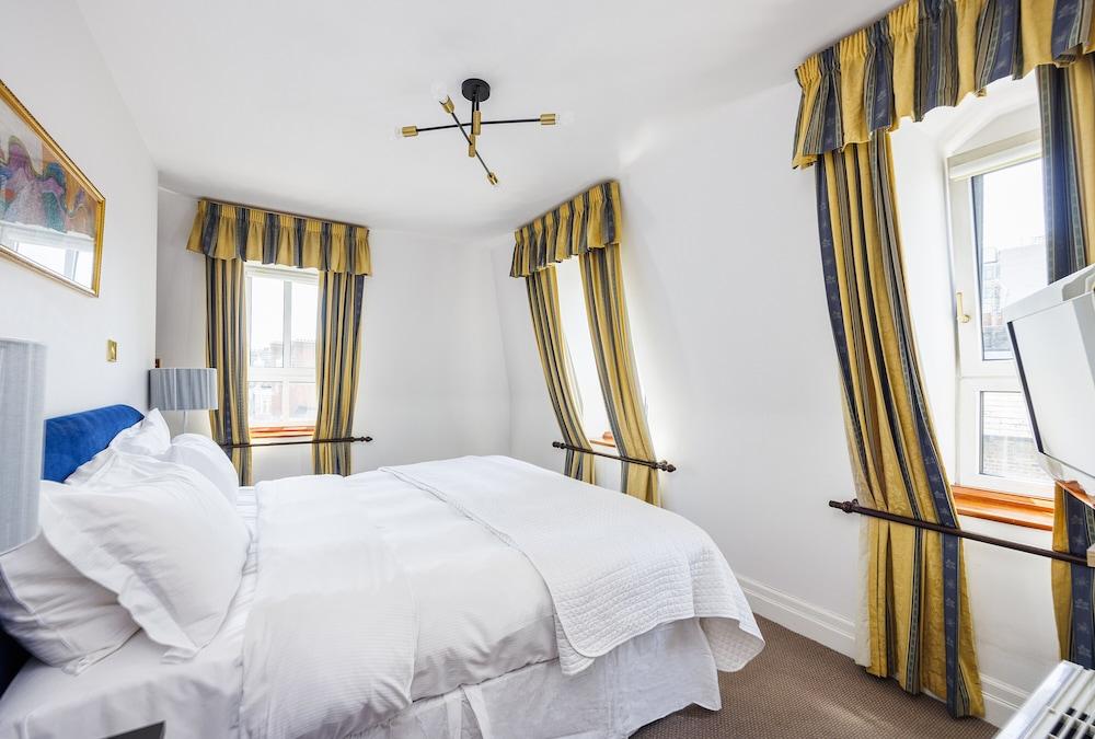 Carlton Court - Mayfair