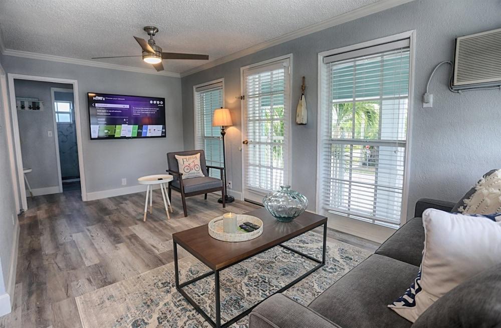 Sugarloaf Frank`s Key West Experience