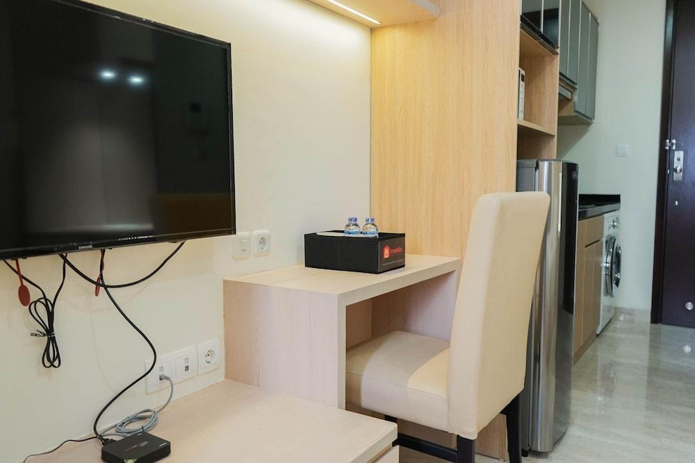 Comfy Studio Apartment at Menteng Park
