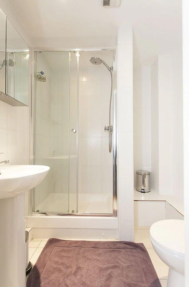 Hyde Park Atmosphere A