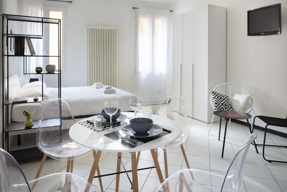 Studioflat University