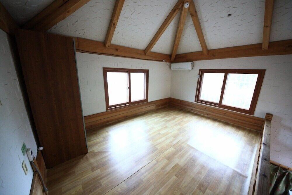 Jangseung Park Pension