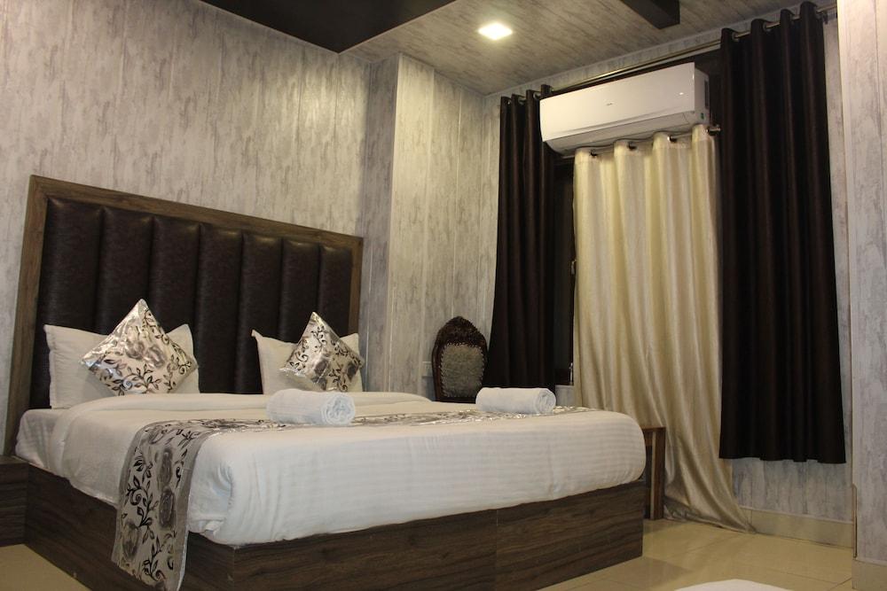 Hotel Smile Residency