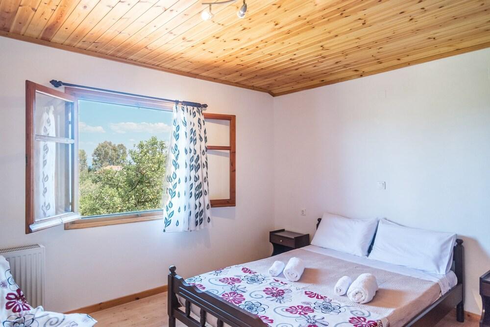 La Casa Al Mare by CorfuEscapes