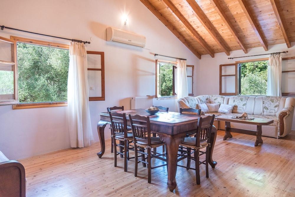 La Casa Al Mare by CorfuEscapes